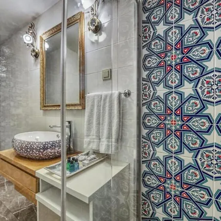 Magical In The Historical Area Surrounded By Nature Couette-café Antalya